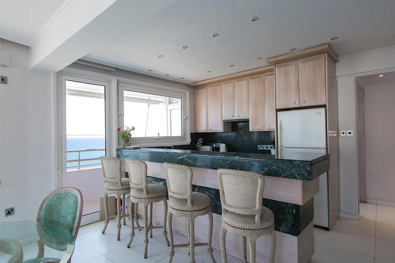 לרנקה Laila'S Seaview Penthouse Apartments