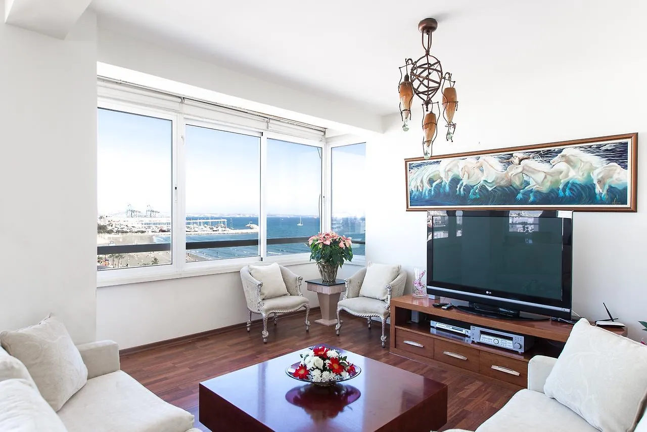 לרנקה Laila'S Seaview Penthouse Apartments